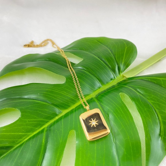 CANDY Square Pave Starburst Pendant Zirconia Necklace - Picture 8 of 10